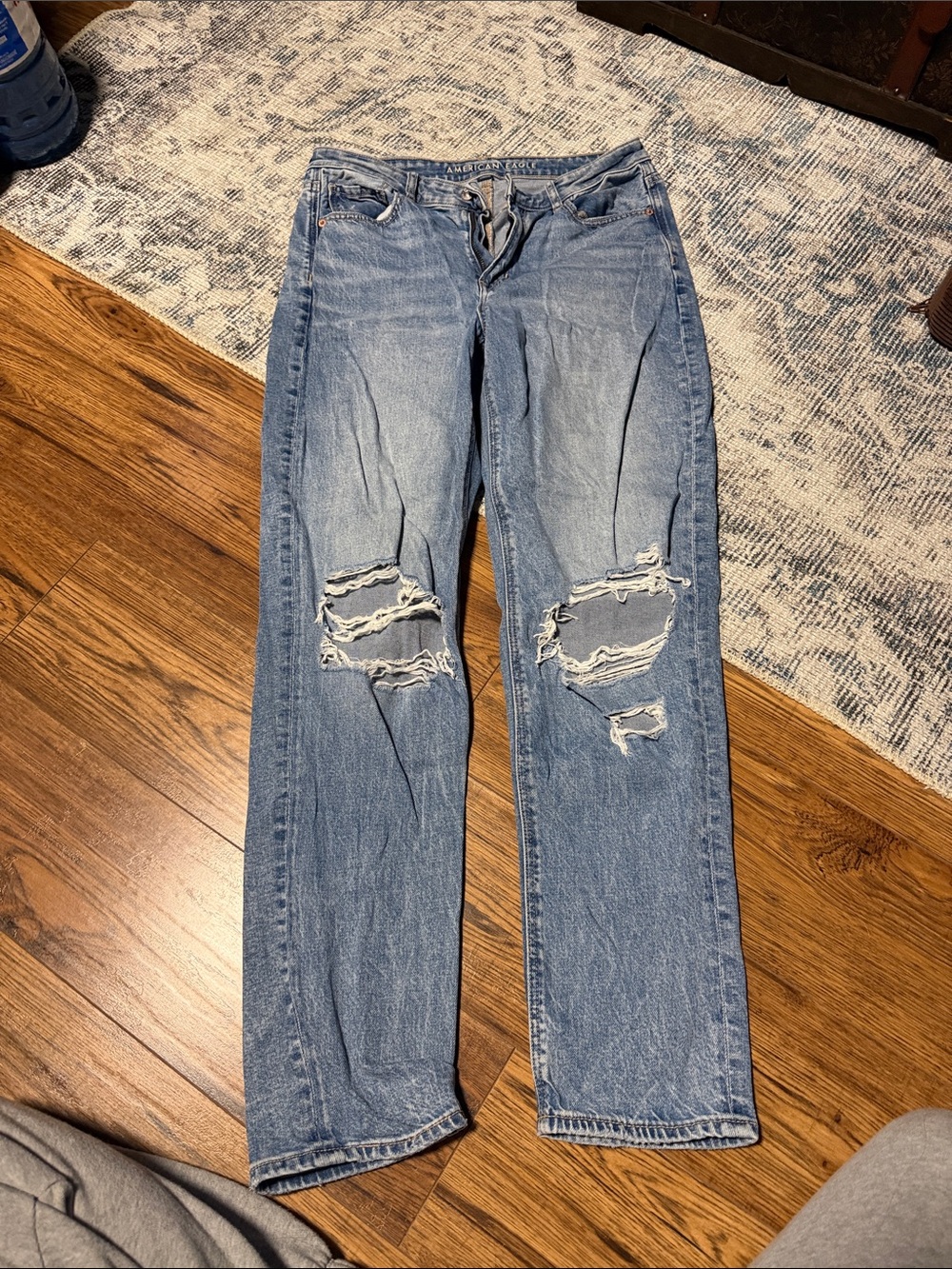 American eagle mom jeans